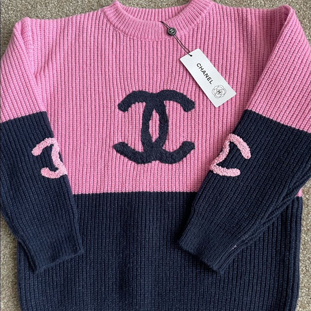 Chanel sweatshirt